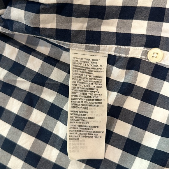 Abercrombie & Fitch long sleeve button down shirt - Picture 4 of 5